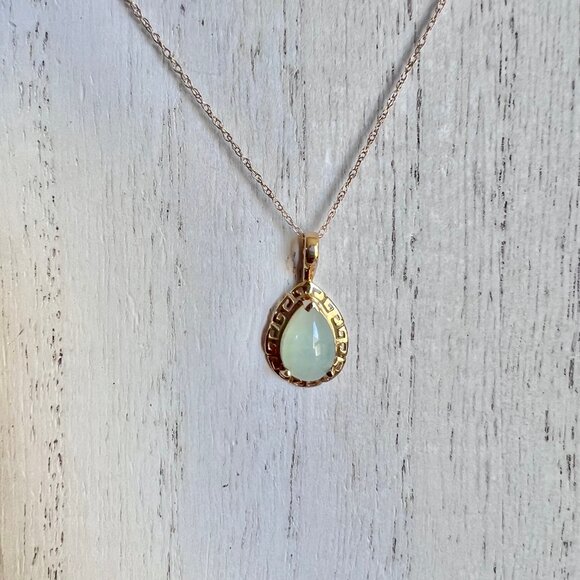 Green Jade Pendant Necklace 10K Gold Pendant, 14K Gold Chain - Picture 3 of 16